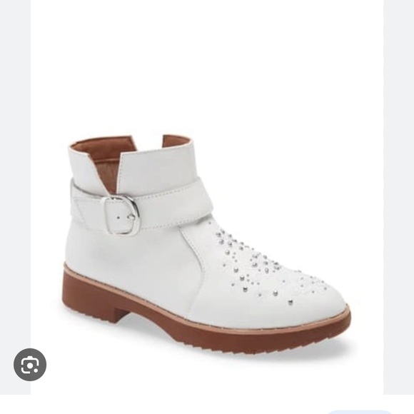 Fitflop Shoes - FITFLOP ATHENA FLOWER STUD ANKLE BOOTS URBAN WHITE SIZE 7 NWOT